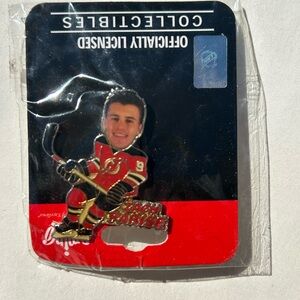 New Jersey Devils Bobblehead NHL Hockey Enamel Lapel Hat Pin - Zach Parise